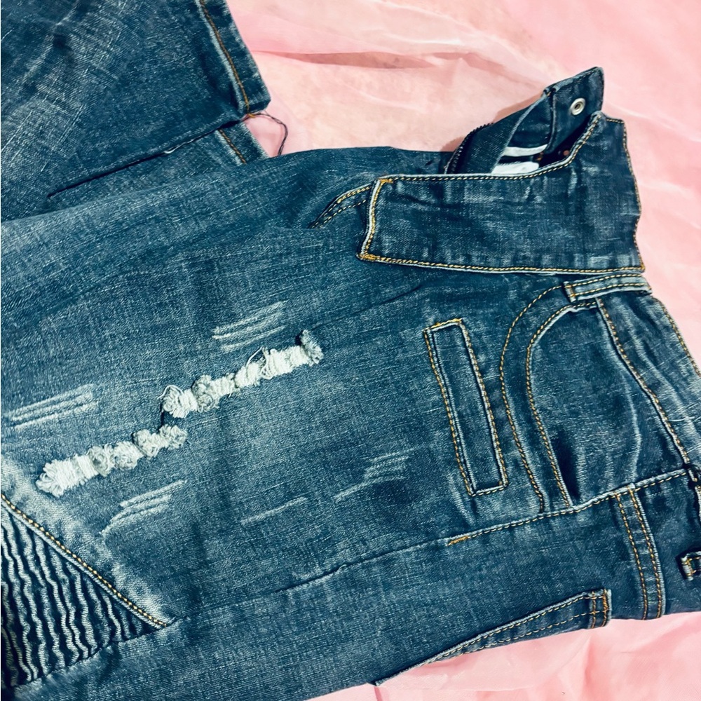 Stylish Distressed Blue Jeans - Picture 3 of 9